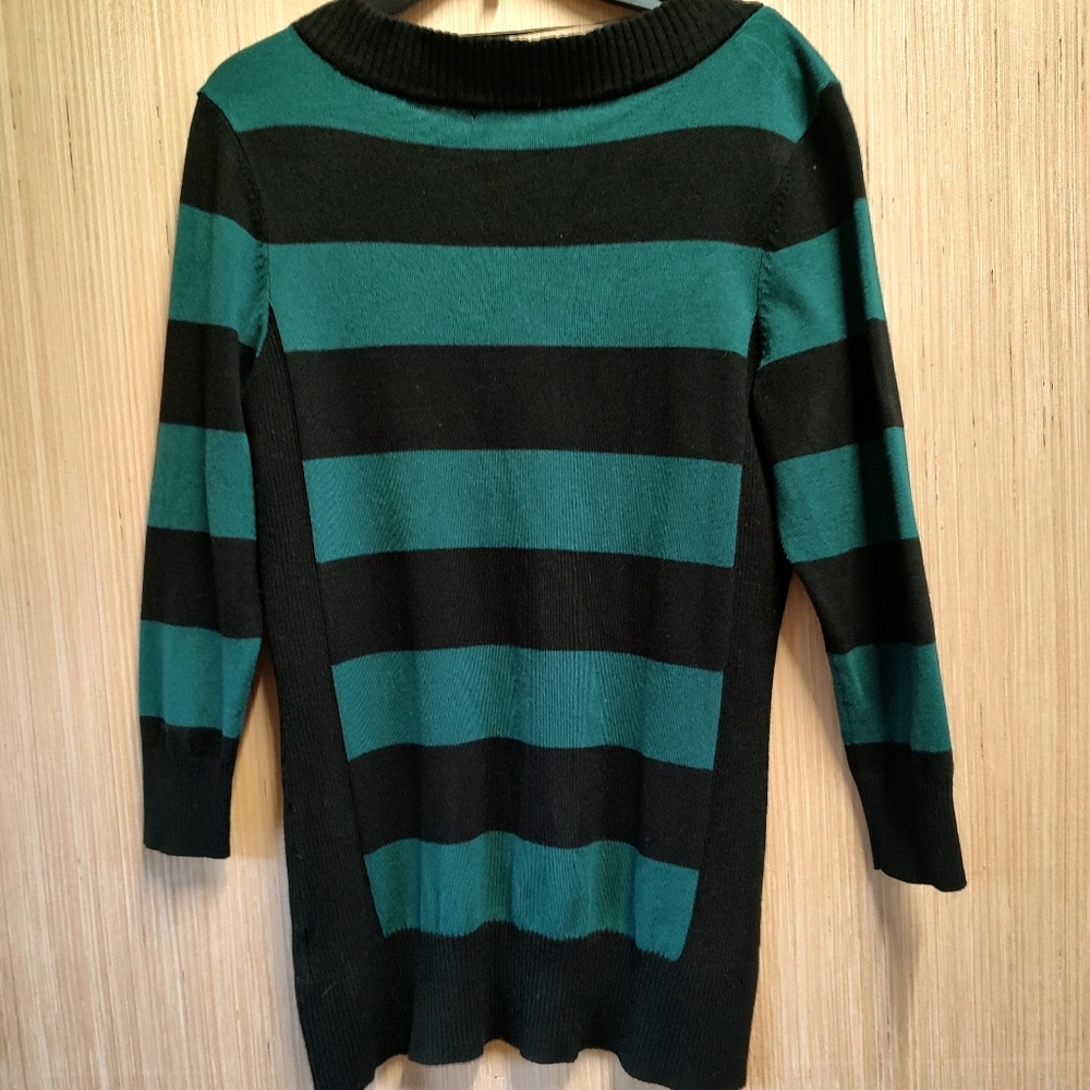 Style &Co. Midnight green black stripe v-neck sweater. Medium. - Picture 2 of 9